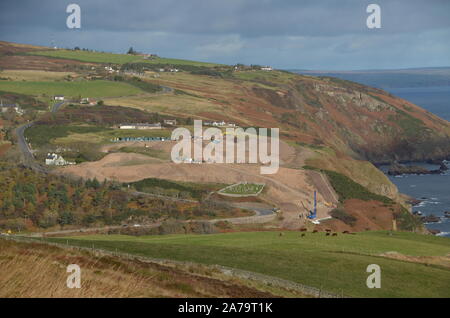 Bauarbeiten im Gange, um die Straße ausrichten und verbessern die Haarnadel in Berriedale Braes auf der A 9 Trunk Road biegen, Scottish Highlands, Großbritannien Stockfoto