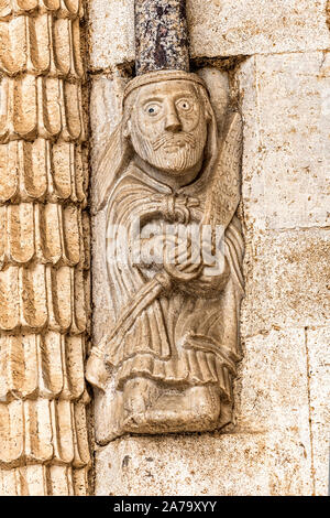 Italia Marche Osimo Kathedrale San Leopardo Portico particolari | Italien Marche Osimo Kathedrale von San Leopardo Veranda details Stockfoto