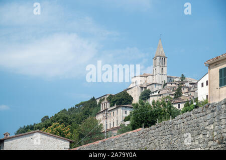 Der Gotik und der Renaissance Chiesa di San Fortunato (Kirche San Fortunato) im historischen Zentrum von Todi, Umbrien, Italien. 22. August 2019 © wojciech Strozy Stockfoto