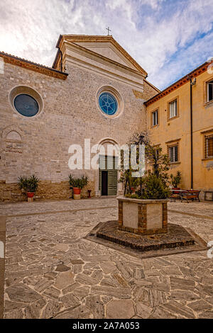 Italia Marche Osimo Kathedrale San Leopardo | Italien Marche Osimo Kathedrale San Leopardo Stockfoto