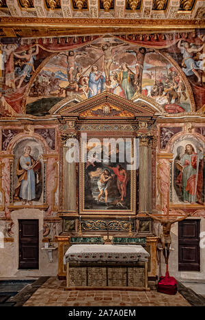 Italia Marche Osimo Battistero San Giovanni Battista altare Tela il Battesimo di Cristo | Italien Marche Osimo Baptisterium San Giovanni Battista altar Leinwand die Taufe Christi Stockfoto