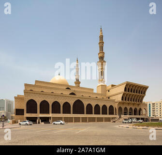 Exterieur mit Kuppel und Minaretten, King Faisal Mosue, Sharjah, Vereinigte Arabische Emirate Stockfoto