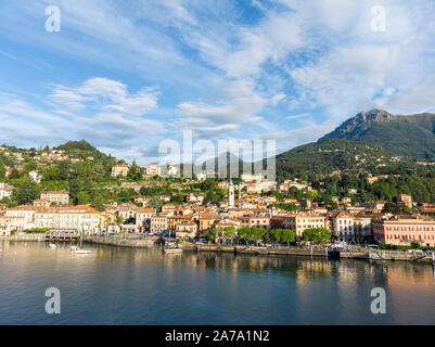 Schöne Luftaufnahme von Menaggio - Comer See in Italien Stockfoto