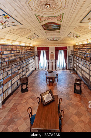 Italia Marche Osimo Palazzo Campana Biblioteca Storica | Italien Marche Osimo Campana Palace historisches Archiv und Bibliothek Stockfoto