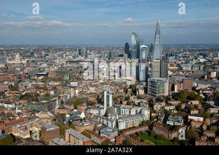 Die City von London und der SHARD als von Bermondsey und South London gesehen Stockfoto