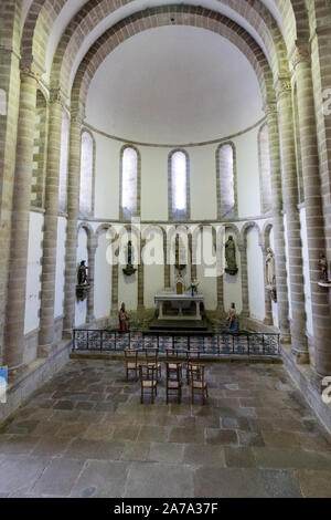 Novalis, Finistere/Frankreich - 24. August 2019: Innenansicht der Abtei Sainte-Croix in Quimperle in der Bretagne Stockfoto