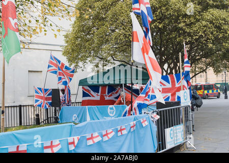 London, Großbritannien, 31. Oktober 2019. Pro Brexit Demonstranten gegenüber dem Parlament. Stockfoto