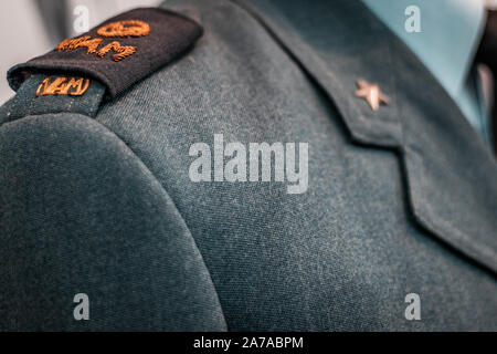 Details der historischen italienischen militärischen Uniformen. Noten und Patches auf hochwertigen Stoffen. Vintage Style Anzüge, europäischen Geschmack für Eleganz. Stockfoto