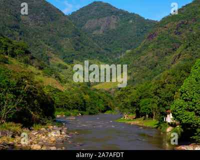 Macaé River bei Arraial do Sana, einem Ort, der Abenteuer und Naturliebhaber anzieht, Rio de Janeiro, Brasilien Stockfoto