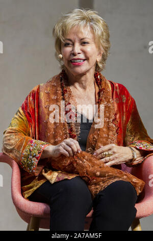 Porträt der chilenischen Schriftstellerin Isabel Allende während einer Buchvorstellung im Jahr 2019 in Italien Stockfoto