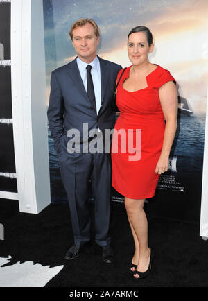 LOS ANGELES, Ca - 26. OKTOBER 2014: Regisseur Christopher Nolan & Frau Produzentin Emma Thomas am Los Angeles Premiere seines Films interstellaren an der TCL Chinese Theater, Hollywood. © 2014 Paul Smith/Featureflash Stockfoto