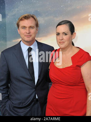 LOS ANGELES, Ca - 26. OKTOBER 2014: Regisseur Christopher Nolan & Frau Produzentin Emma Thomas am Los Angeles Premiere seines Films interstellaren an der TCL Chinese Theater, Hollywood. © 2014 Paul Smith/Featureflash Stockfoto
