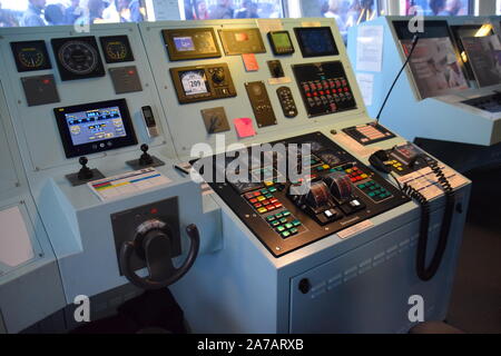 HMS Medway Inbetriebnahme Zeremonie im Chatham Werft wurde durch das Schiff Sponsor, Lady Fallon und Herr West besucht. Stockfoto