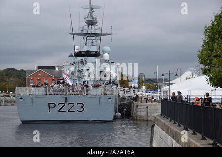 HMS Medway Inbetriebnahme Zeremonie im Chatham Werft wurde durch das Schiff Sponsor, Lady Fallon und Herr West besucht. Stockfoto