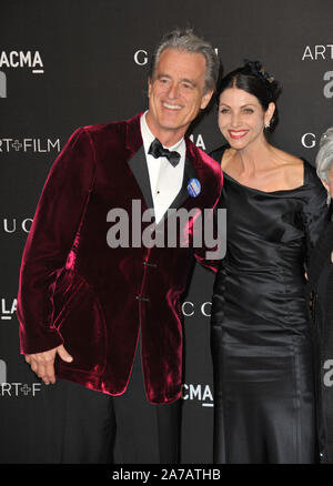 LOS ANGELES, Ca - NOVEMBER 1, 2014: Bobby Shriver & Frau Malissa Shriver 2014 LACMA Kunst+Film Gala im Los Angeles County Museum of Art © 2014 Paul Smith/Featureflash Stockfoto