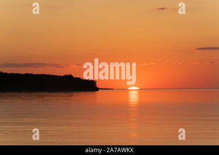 Sonnenuntergang, Lake Superior, Steinbruch, Port Flügel, Herbst, Wisconsin, USA, von Dominique Braud/Dembinsky Foto Assoc Stockfoto