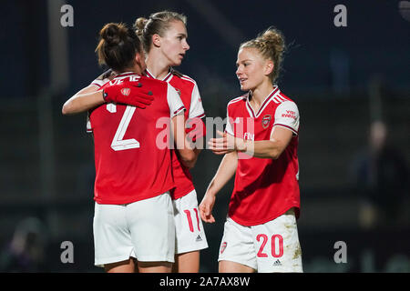 Portsmouth, England - 31. Oktober: Vivianne Miedema, Katrine Veje und Leonie Maier von Arsenal ihr Ziel Feiern während der UEFA Champions League Spiel zwischen Arsenal Frauen vs SK Slavia Praha Frauen an der Wiese Park am 31 Oktober, 2019 in Leeds, England (Foto von Daniela Porcelli/SPP) Credit: SPP Sport Presse Foto. /Alamy leben Nachrichten Stockfoto