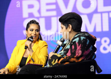 (L - R) Ihre Leitung Panel Folgen mit Lily Singh und Moj Mahdara an der Revolte Gipfel x AT&T LA am 25. Oktober 2019 im Magic Box in Los Angeles, Kalifornien. Stockfoto