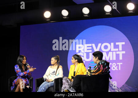 Ihre Leitung Panel Folgen mit Lily Singh, Sturm Reid, Cari Meister und Moj Mahdara an der Revolte Gipfel x AT&T LA am 25. Oktober 2019 im Magic Box in Los Angeles, Kalifornien. Stockfoto