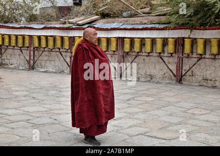 Kloster Sera, Lhasa, Tibet - ca. Oktober 2019: Einer der großen Drei Gelug Universität Klöster Tibets, wurde im Jahre 1419 gegründet. Stockfoto