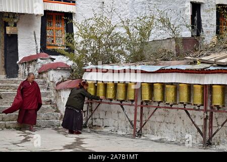 Kloster Sera, Lhasa, Tibet - ca. Oktober 2019: Einer der großen Drei Gelug Universität Klöster Tibets, wurde im Jahre 1419 gegründet. Stockfoto