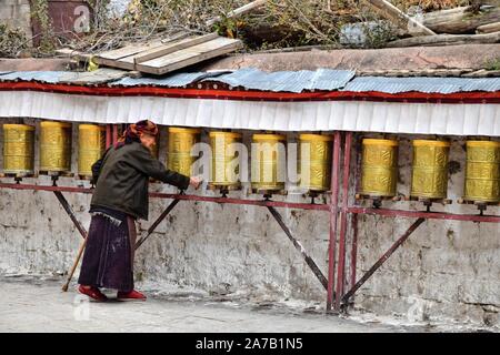 Kloster Sera, Lhasa, Tibet - ca. Oktober 2019: Einer der großen Drei Gelug Universität Klöster Tibets, wurde im Jahre 1419 gegründet. Stockfoto