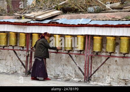 Kloster Sera, Lhasa, Tibet - ca. Oktober 2019: Einer der großen Drei Gelug Universität Klöster Tibets, wurde im Jahre 1419 gegründet. Stockfoto