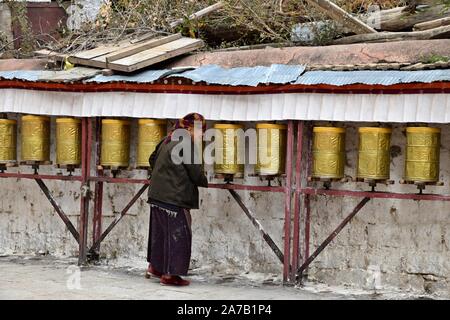 Kloster Sera, Lhasa, Tibet - ca. Oktober 2019: Einer der großen Drei Gelug Universität Klöster Tibets, wurde im Jahre 1419 gegründet. Stockfoto