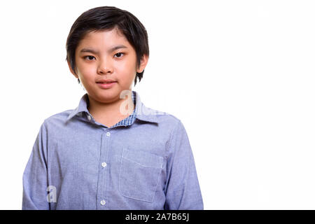 Studio shot der japanischen Jungen isoliert gegen den weißen Hintergrund Stockfoto