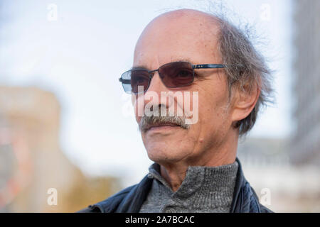 Berlin, Deutschland. 30 Okt, 2019. Michael Masur, der älteste Sohn des international renommierten Dirigenten Kurt Masur, nahmen an der größten Demonstration der DDR-Geschichte mit fast einer Million Menschen auf dem Alexanderplatz in Ost-Berlin am 4. November 1989. (Dpa: "Wir waren so viele ': Massendemonstration auf dem Alex vor 30 Jahren") Credit: Christoph Soeder/dpa/Alamy leben Nachrichten Stockfoto