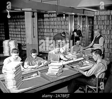 Angestellte im Patentamt Datei Zimmer Ca. 1940 Stockfoto