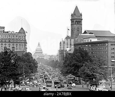 Anzeigen von Pennsylvania Avenue, U.S. Capitol, Washington, D.C. Ca. 1935 Stockfoto