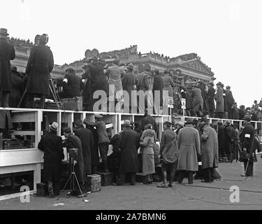 Franklin Roosevelt erste Einweihung: Masse außerhalb der USA Capitol, Washington, D.C., 4. März 1933 Stockfoto