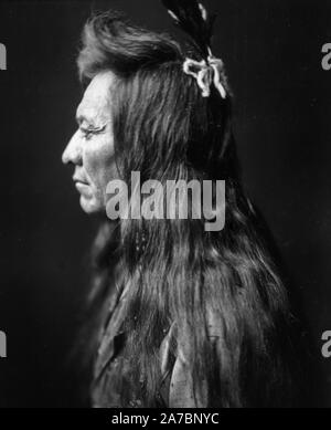 Edward S. Curtis Native American Indians - Schwarzer Adler, Nez Percé Mann, Kopf und Schultern portrait Ca. 1905 Stockfoto