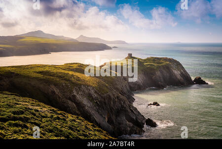 Eine herrliche Aussicht auf die Küste von Pembrokeshire südlich von St Davids um Haverfordwest Stockfoto