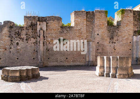 Abtei von Cluny in Frankreich, Burgund, alte Treppe und Narthex Stockfoto