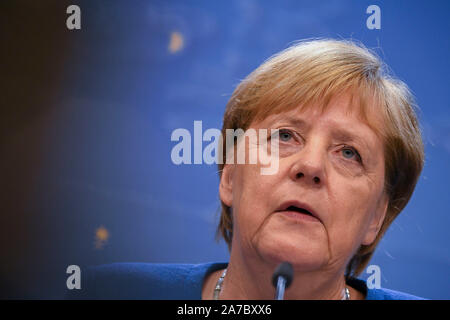 (191101)-BEIJING, November 1, 2019 (Xinhua) - die Deutsche Bundeskanzlerin Angela Merkel nimmt an einer Pressekonferenz während eines EU-Gipfels in Brüssel, Belgien, am Okt. 17, 2019. (Foto von Riccardo Pareggiani/Xinhua) Stockfoto