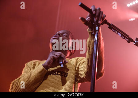 Kopenhagen, Dänemark. 31 Okt, 2019. Der kanadische Sänger, Songwriter und Musiker Daniel Caesar führt ein Live Konzert bei VEGA in Kopenhagen. (Foto: Gonzales Foto/Bo Kallberg/Alamy Live-Nachrichten) Stockfoto