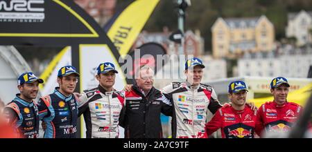 Treiber von der oberen Mannschaften feiern auf dem Podium an der Abschlussfeier Feiern des 2019 WRC Wales Rally GB in Llandudno, Wales, Großbritannien Stockfoto