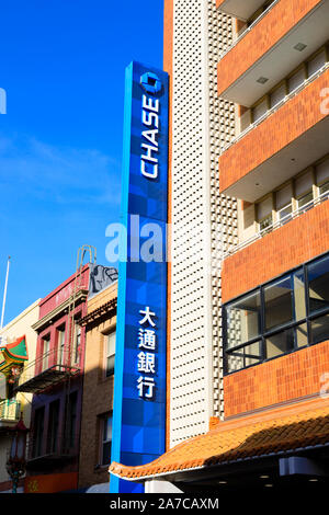 Chase Bank, Chinatown, San Francisco, Kalifornien, Vereinigte Staaten von Amerika. USA. Auf Chinesisch und Englisch geschrieben Stockfoto