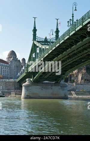 Liberty Szabadság híd (Freiheitsbrücke). Budapest Stockfoto