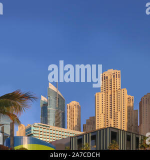 Dubai, VEREINIGTE ARABISCHE EMIRATE Dezember 25/2018 Dubai Hotels am Sommer, der Tag. Stockfoto