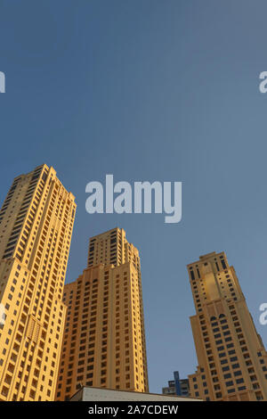 Dubai, VEREINIGTE ARABISCHE EMIRATE Dezember 25/2018 Dubai Hotels am Sommer, der Tag. Stockfoto