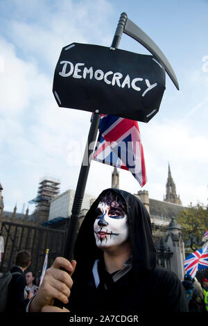 Protest gegen die Häuser des Parlaments von Anhängern der Brexit am 31.10.2019, Halloween, der Tag, Boris Johnson Großbritannien wollte die EU zu verlassen. Die Stockfoto