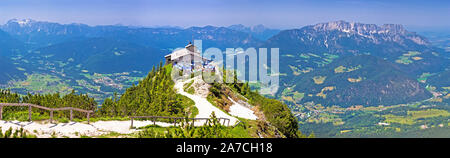 Eagle's Nest oder Kehlsteinhaus Versteck auf dem Felsen über Alpine Landschaft, Berchtesgadener Land, Bayern, Deutschland Stockfoto