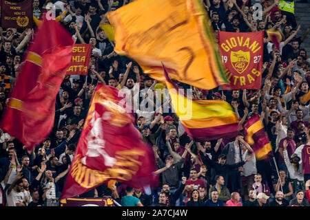 Rom, Italien. 27 Okt, 2019. Roma Unterstützer während der Serie ein Match zwischen Roma und der AC Mailand im Stadio Olimpico, Rom, Italien Am 27. Oktober 2019. Foto von Giuseppe Maffia. Credit: UK Sport Pics Ltd/Alamy leben Nachrichten Stockfoto