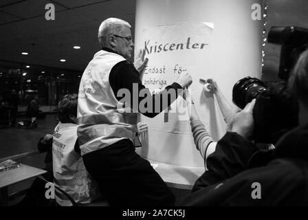 Flughafen Arlanda, Schweden 2004-12-30 Krise Center am Flughafen Arlanda nach der Tsunami-Katastrophe in Thailand 2004. Foto Jeppe Gustafsson Stockfoto