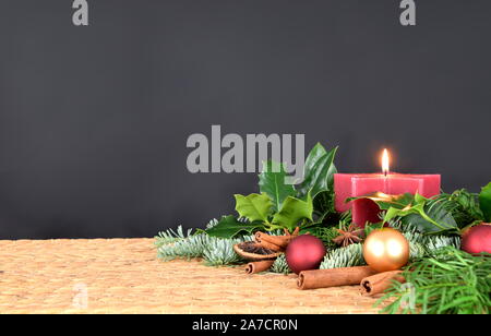 Warmen Kerzenschein für Advent und Weihnachten Stockfoto