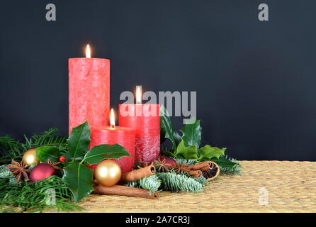 Warmen Kerzenschein für Advent und Weihnachten Stockfoto