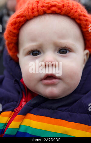 Baby Kleidung für kaltes, nasses Wetter, Großbritannien Stockfoto